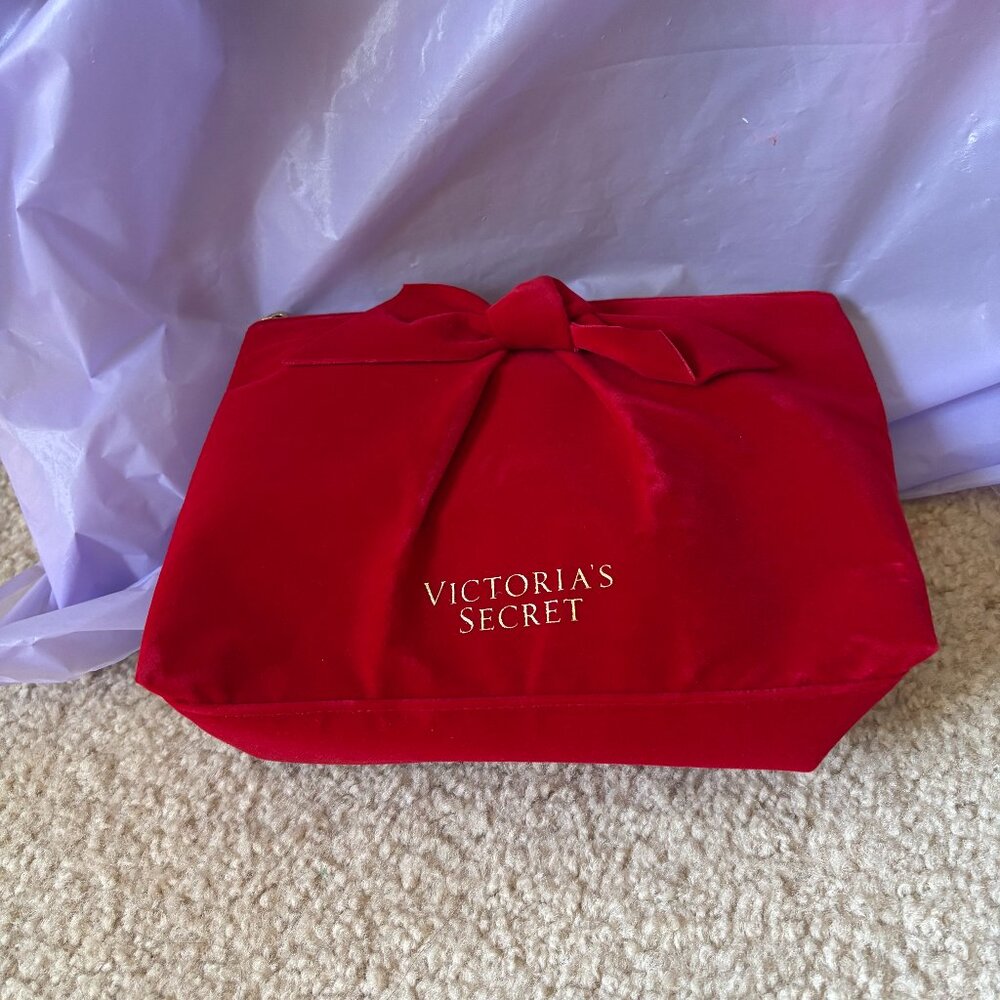 NEW without Tag Victoria's Secret Holiday clutch bag